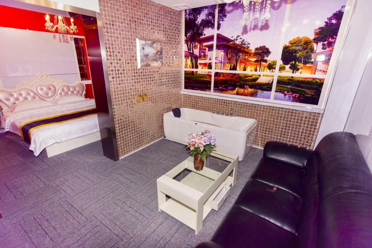 Century Hua Na Loves Boutique Hotel Qingdao Zewnętrze zdjęcie